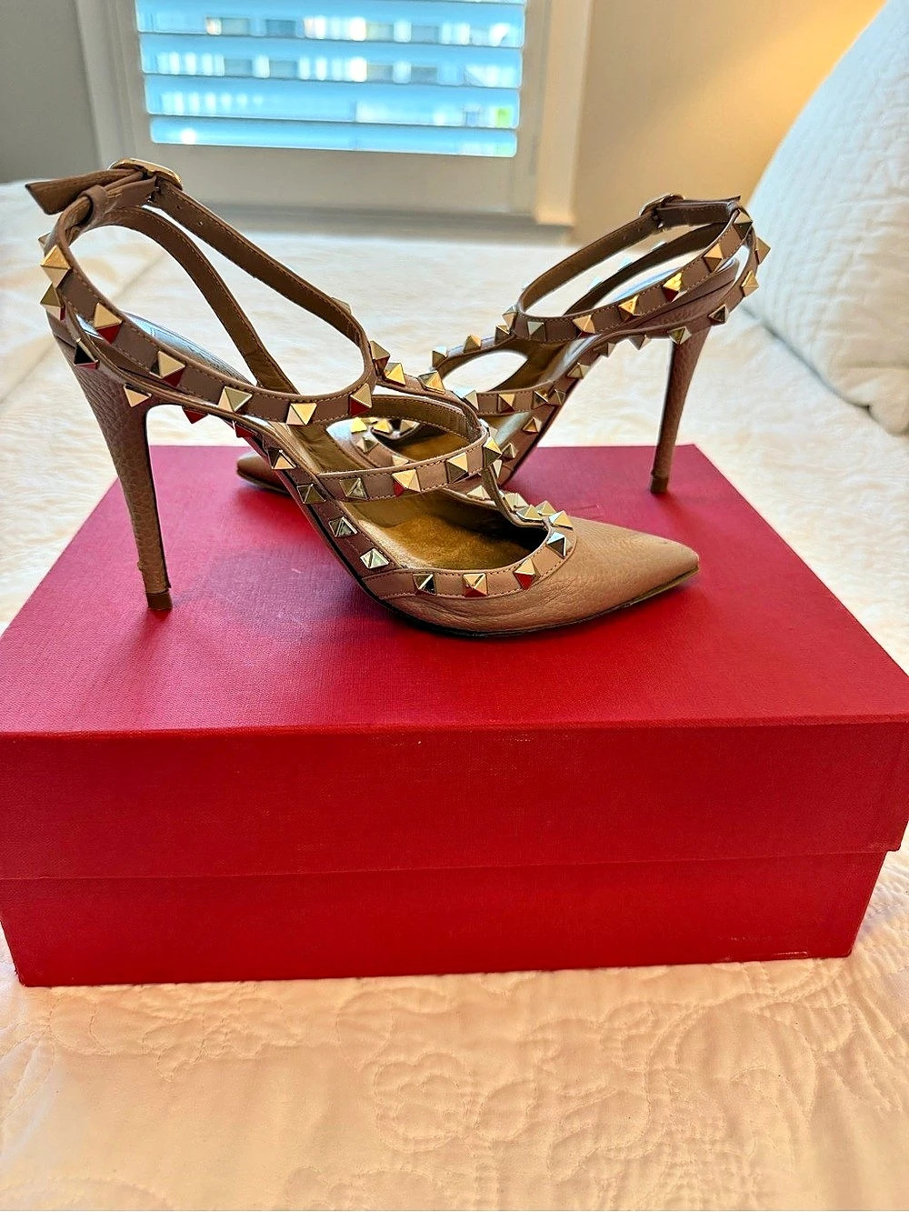 Valentino Garavani Rockstud Heels Beige Gold Size EU 37.5